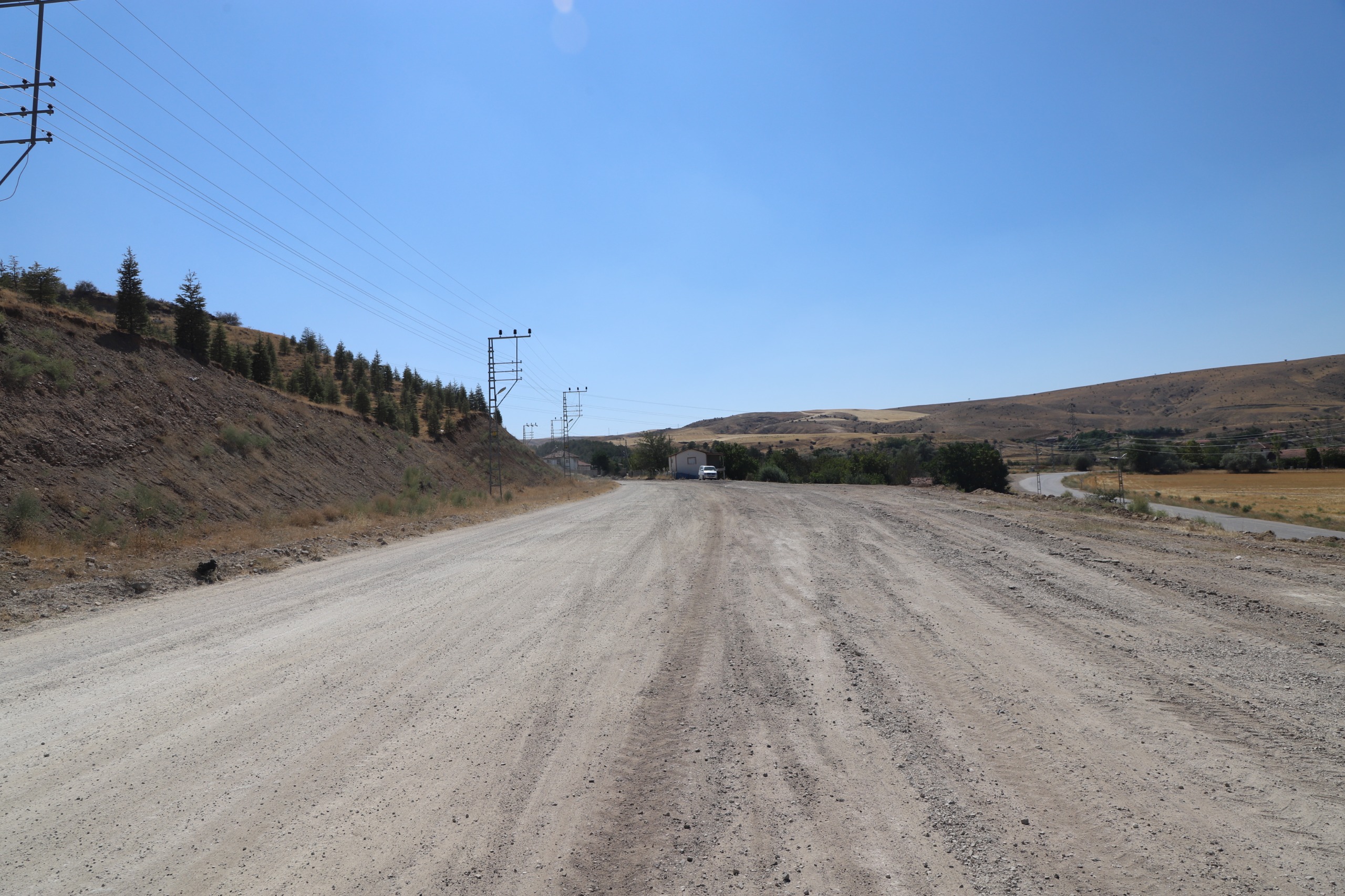 acisu-aile-mezarligina-ulasimi-saglayan-yolda-yapim-calismalarimizi-baslattik